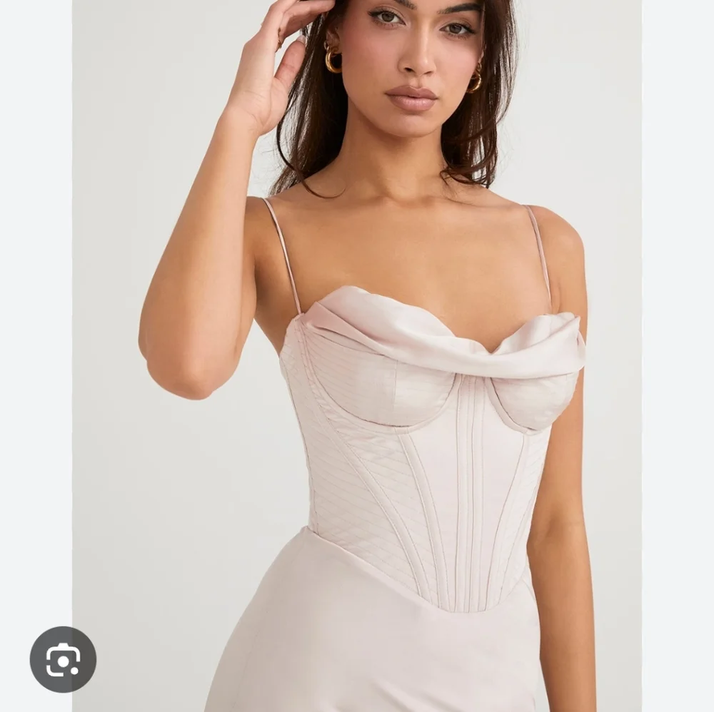 Elegant Blush Slip Midi Dress with Corset Bodice - Picture 3 of 3